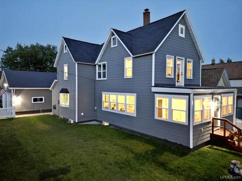 101 Houghton St, Negaunee, MI 49866