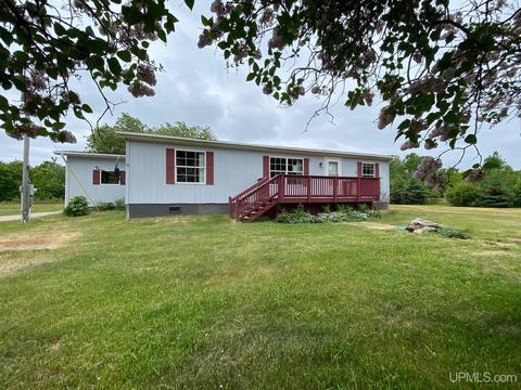9145 Ee 25, Rapid River, MI 49878