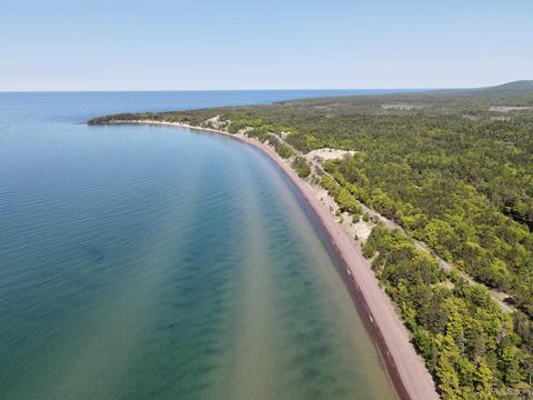 8112 Sand Dune, Eagle Harbor, MI 49950