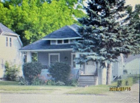 1938 Gratiot, Saginaw, MI 48602