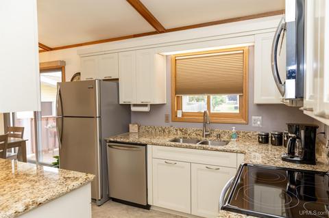 415 S Rose, Ishpeming, MI 49849 photo 16