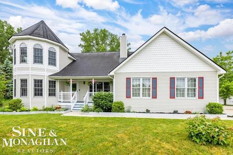 113 Victoria Ct, Saint Clair, MI 48079