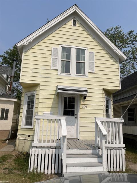 1710 7th St, Port Huron, MI 48060