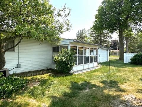 5176 Capri Ln, Flint, MI 48507 photo 4