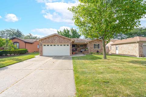 13758 Canterbury, Sterling Heights, MI 48312