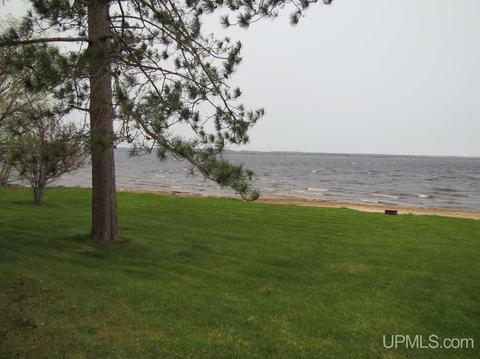 8129 23rd Ln, Rapid River, MI 49878 photo 5