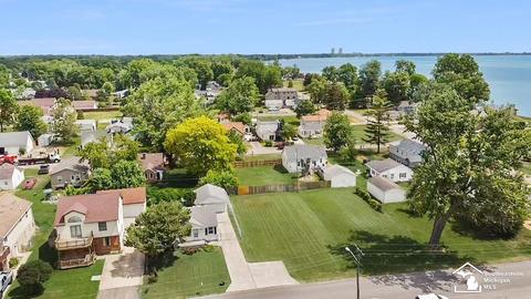3263 Harborview, Monroe, MI 48162 photo 2