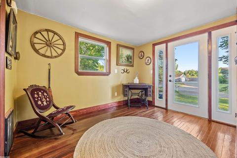 270 Rowland Rd, Leonard, MI 48367 photo 3