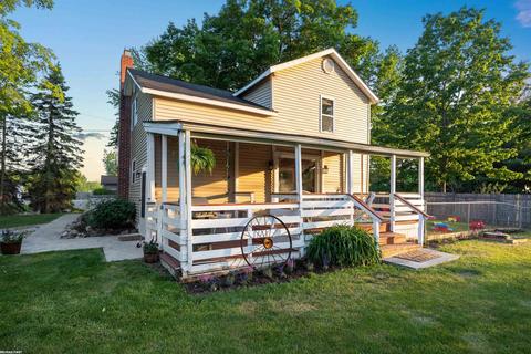 270 Rowland Rd, Leonard, MI 48367 photo 2