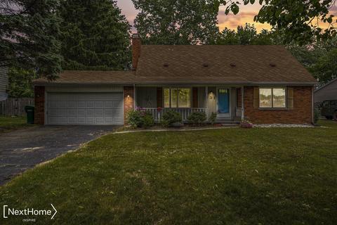 231 Diane Dr, Flushing, MI 48433