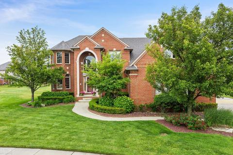 49492 Evanston, Macomb, MI 48044