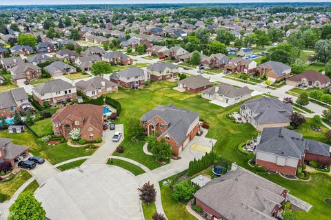 49492 Evanston, Macomb, MI 48044 photo 2