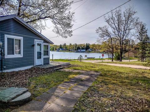 6904 Rumsey St, Harrison, MI 48625 photo 4