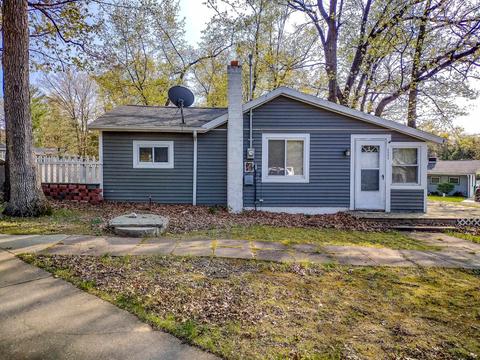 6904 Rumsey St, Harrison, MI 48625 photo 3