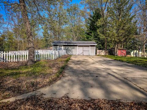 6904 Rumsey St, Harrison, MI 48625 photo 5