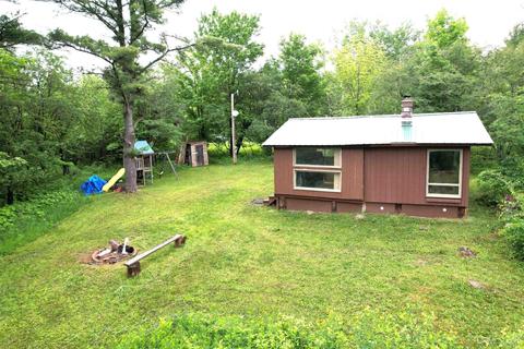 54277 Pontiac Rd, Hancock, MI 49930