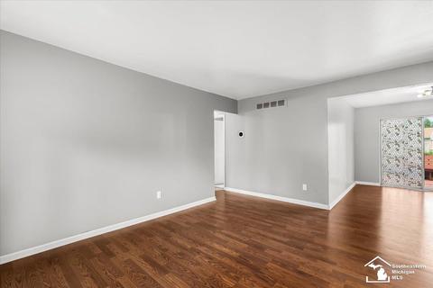 23808 Cedar Ridge Dr, Romulus, MI 48174 photo 4