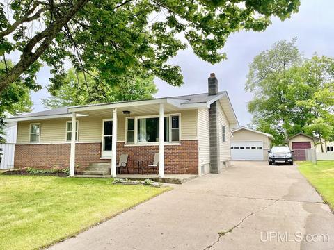 2211 S 26th, Escanaba, MI 49829