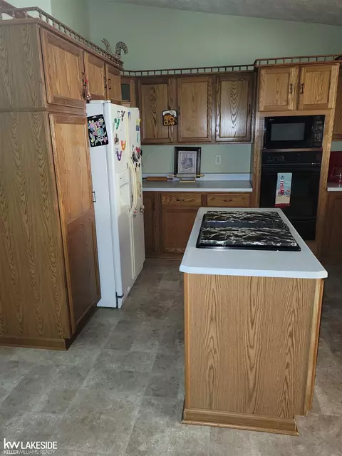 9326 Maple, Clay, MI 48001 photo 9
