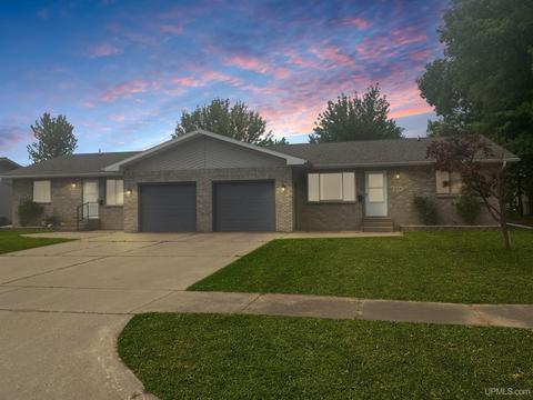424-428 Hemlock, Kingsford, MI 49802