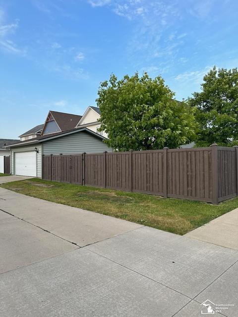 401 Lapointe, Monroe, MI 48162 photo 4