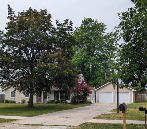 3661 N Thomas, Freeland, MI 48623