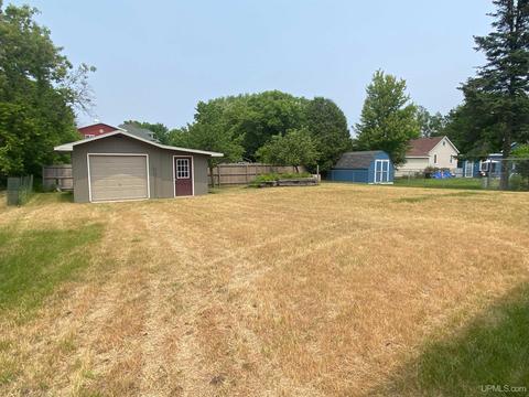 2004 S 6th Ave, Escanaba, MI 49829 photo 7