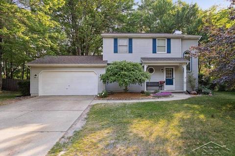 5712 Bloomfield Dr, Midland, MI 48642