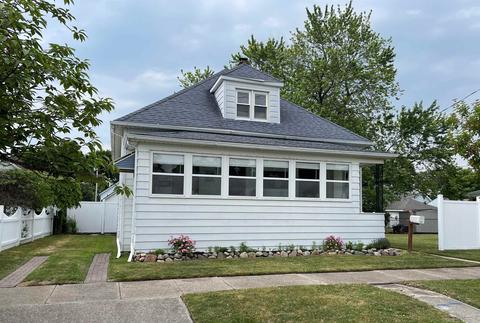 1207 S Jackson, Bay City, MI 48708