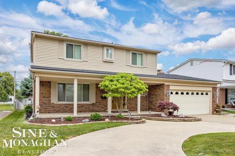 22617 Corteville St, Saint Clair Shores, MI 48081