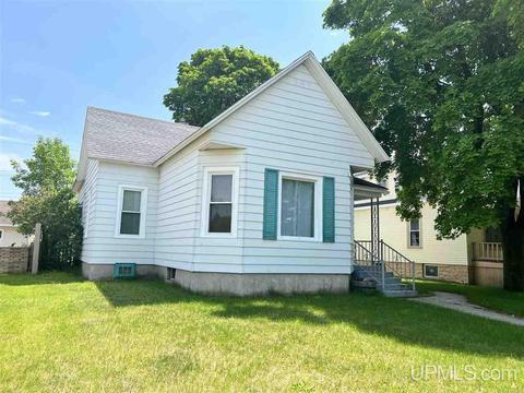 513 S 17th, Escanaba, MI 49829
