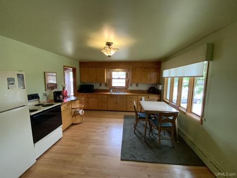 100 N Marigold, Ishpeming, MI 49849 photo 8
