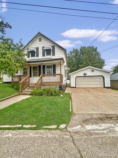 100 W Main, Iron Mountain, MI 49801