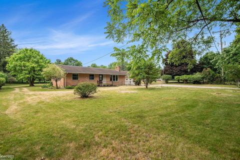 3427 W Shiawassee, Fenton, MI 48430