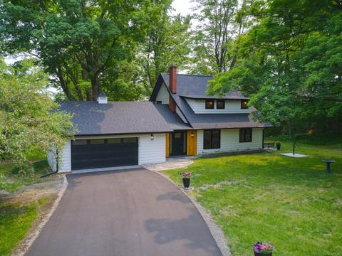 5753 Pennington, Beulah, MI 49617