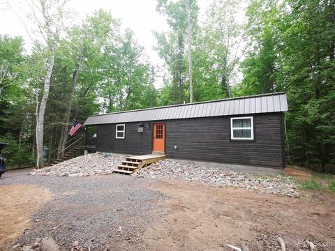 26950 E Grosse Point Shrs, Hancock, MI 49930