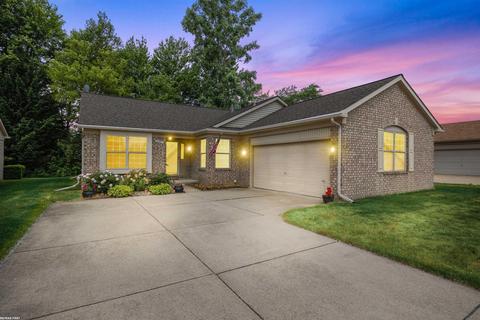 51821 Hickory Ln, Macomb, MI 48042