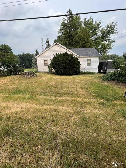 10480 Michigan Ave, Erie, MI 48133