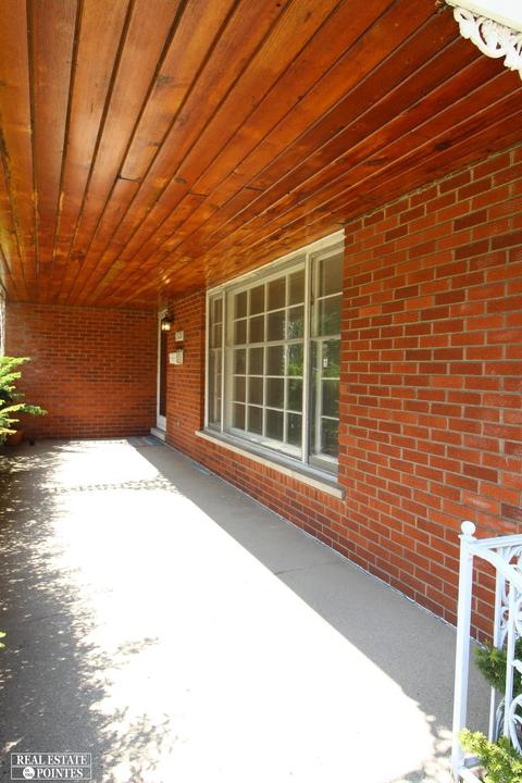 1320 Devonshire Rd, Grosse Pointe Park, MI 48230 photo 4
