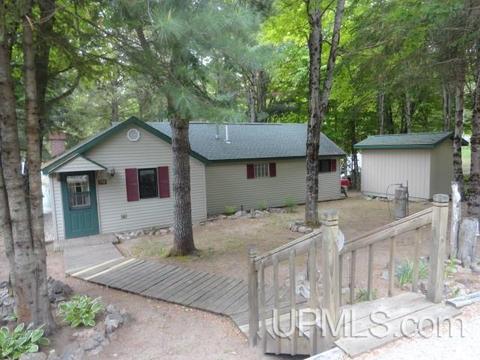 n4222 Powell Lake Road, Munising, MI 49862