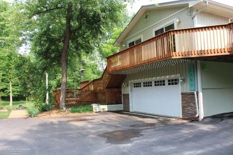 5600 Hickock St, West Bloomfield, MI 48324