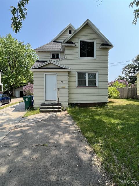 1724 Longyear, Marquette, MI 49855