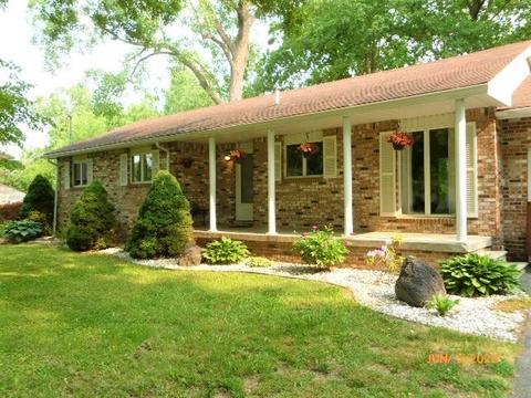 4327 Lila St, Burton, MI 48509