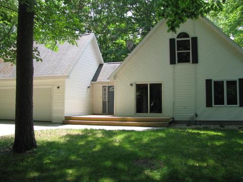 6075 Old State, Farwell, MI 48622