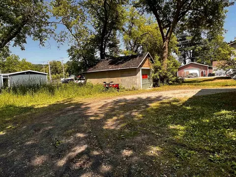 355 N Second, Harrison, MI 48625 photo 24