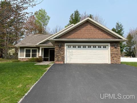 645 Windcrest, Marquette, MI 49855