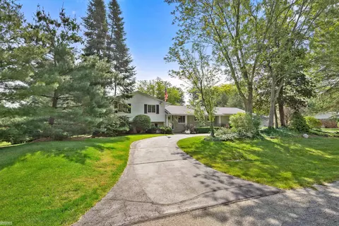 60476 Apache, Washington, MI 48094 photo 2