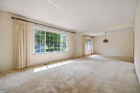 60476 Apache, Washington, MI 48094 photo 7