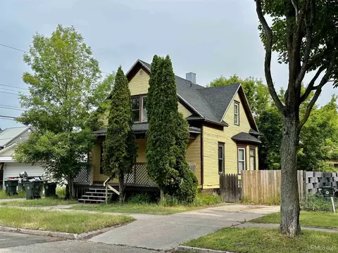 1610 S 2nd, Escanaba, MI 49829