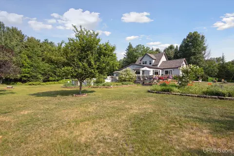 4771 First Xing, Florence, WI 54121